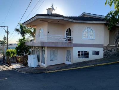 Casa para Venda, em Trs Passos, bairro Centro, 4 dormitrios, 4 banheiros, 2 sutes, 2 vagas