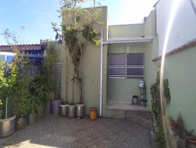 Casa para Venda, em Mogi das Cruzes, bairro Caminho do Mar, 3 dormitórios, 2 banheiros, 2 vagas