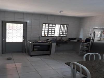 Casa para Venda, em São José dos Campos, bairro Vila Tatetuba, 2 dormitórios, 1 banheiro, 2 vagas