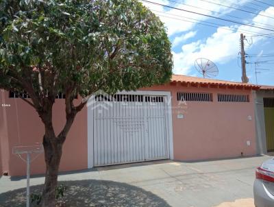 Casa para Venda, em Jaboticabal, bairro CONJ. HABIT. MARGARIDA RAYMUNDO BERCHIERI, 3 dormitrios, 2 banheiros, 1 sute, 2 vagas