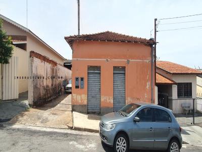 Casa para Venda, em So Jos do Rio Pardo, bairro Vila Brasil, 3 dormitrios, 1 banheiro, 2 vagas