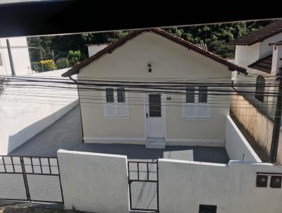 Casa para Venda, em Petrpolis, bairro Castelanea, 3 dormitrios, 1 sute