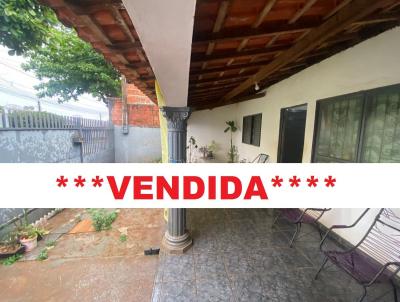 Casa para Venda, em Ourinhos, bairro ITAJUBI, 2 dormitrios, 2 banheiros, 2 vagas