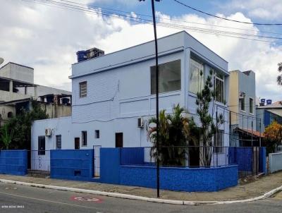 Casa para Venda, em Maca, bairro Centro, 6 dormitrios, 2 banheiros, 2 vagas