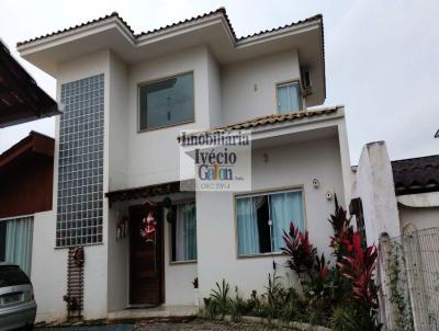 Casa para Venda, em Balnerio Piarras, bairro Centro, 4 dormitrios, 2 banheiros, 1 sute, 2 vagas