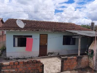 Casa para Venda, em Jaguariaíva, bairro Fluviópolis, 3 dormitórios, 2 banheiros