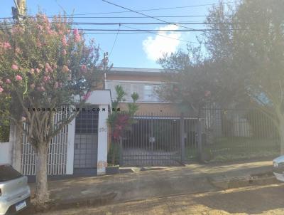 Casa para Venda, em So Jos do Rio Pardo, bairro Centro, 4 dormitrios, 3 banheiros, 1 sute