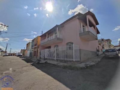 Casa para Venda, em Alfenas, bairro Vila Godoy, 4 dormitrios, 3 banheiros, 1 sute, 1 vaga