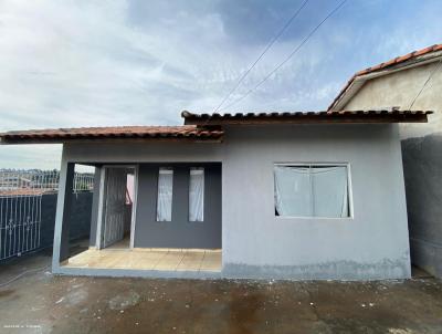 Casa para Locação, em Jaguariaíva, bairro Santa Cecília, 2 dormitórios, 1 banheiro, 1 vaga