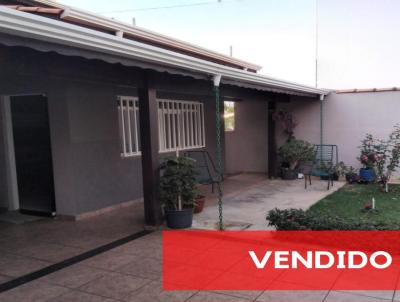 Casa para Venda, em Jaguarina, bairro Nova Jaguarina II, 3 dormitrios, 1 banheiro, 1 sute, 2 vagas