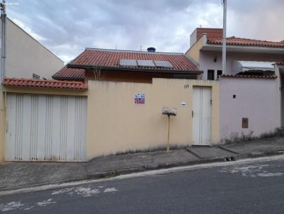 Casa para Venda, em Poos de Caldas, bairro Jardim Esmeralda, 4 dormitrios, 1 banheiro, 1 sute, 4 vagas