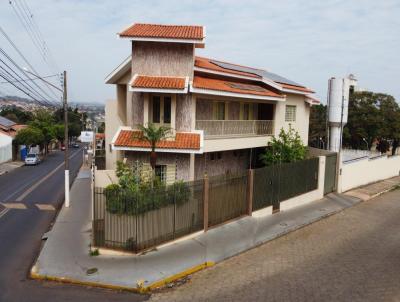 Casa para Venda, em Santo Antnio da Platina, bairro CENTRO, 6 dormitrios, 4 banheiros, 1 sute, 3 vagas