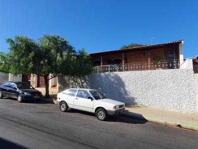 Casa para Venda, em So Jos do Rio Pardo, bairro Vila Pereira, 3 dormitrios, 3 banheiros, 1 sute, 3 vagas