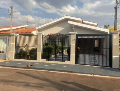Casa para Venda, em Ourinhos, bairro Residencial Parque Gabriela, 4 dormitórios, 2 banheiros, 1 suíte, 2 vagas