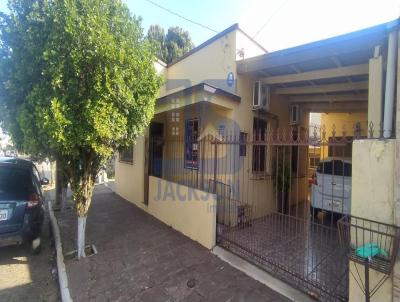 Casa para Venda, em São Borja, bairro CENTRO, 2 dormitórios, 1 banheiro, 2 vagas