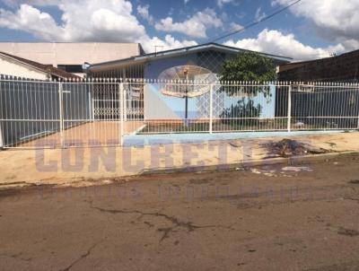 Casa para Venda, em Campo Mouro, bairro Jardim Copacabana, 2 dormitrios, 2 banheiros, 1 vaga