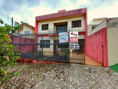 Casa para Venda, em Umuarama, bairro Zona I, 3 dormitrios, 5 banheiros, 1 sute, 4 vagas