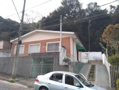Casa para Venda, em Poços de Caldas, bairro São Domingos, 2 dormitórios, 1 banheiro, 2 vagas