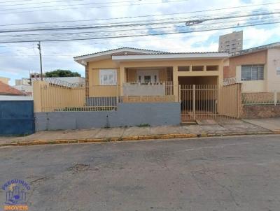 Casa para Venda, em Alfenas, bairro Centro, 4 dormitrios, 2 banheiros, 2 vagas