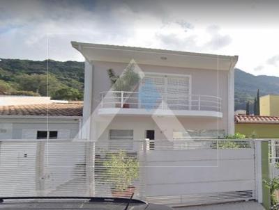 Casa para Venda, em Poos de Caldas, bairro Maral Santos, 2 dormitrios, 3 banheiros, 2 sutes, 1 vaga