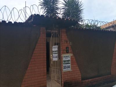 Casa para Locao, em Montes Claros, bairro Melo, 4 dormitrios, 2 banheiros, 1 sute, 3 vagas