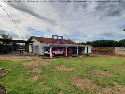 Casa para Venda, em Colorado do Oeste, bairro Centro, 3 dormitrios, 1 banheiro, 1 vaga