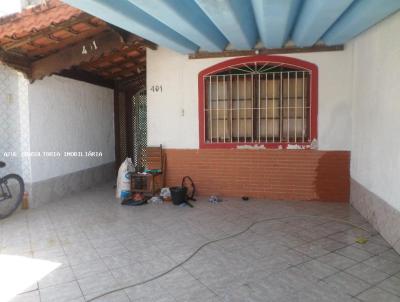 Casa para Venda, em Praia Grande, bairro Solemar, 2 dormitrios, 2 banheiros, 1 sute, 2 vagas