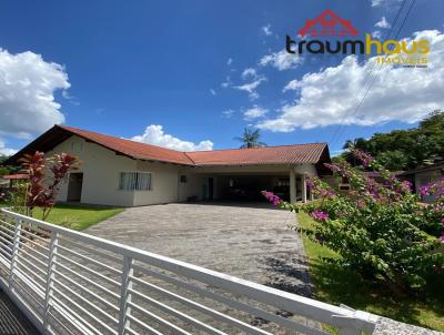 Casa para Venda, em Blumenau, bairro Vila Itoupava, 3 dormitrios, 4 banheiros, 2 sutes, 4 vagas