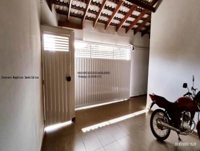 Casa para Venda, em Araguari, bairro Santa Terezinha, 3 dormitórios, 1 banheiro, 2 vagas