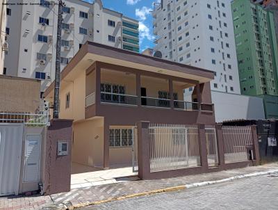 Casa para Temporada, em Itapema, bairro Meia Praia, 6 dormitrios, 5 banheiros, 2 sutes, 3 vagas