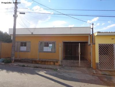 Casa para Venda, em Alfenas, bairro Parque das Naes, 7 dormitrios, 3 banheiros, 1 sute, 2 vagas