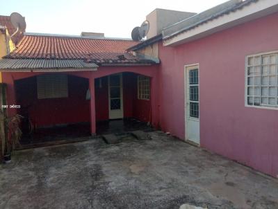 Casa para Venda, em Ourinhos, bairro Santos Dumont, 3 dormitórios, 1 banheiro, 1 vaga