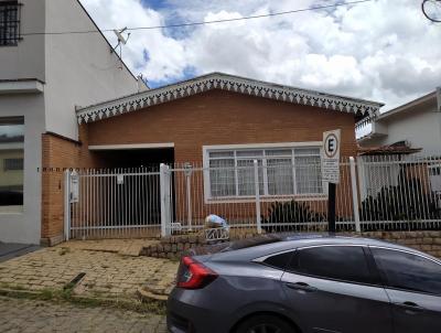 Casa para Venda, em So Jos do Rio Pardo, bairro Centro, 3 dormitrios, 3 banheiros, 1 sute