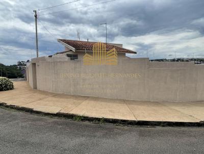 Casa para Venda, em So Jos do Rio Pardo, bairro Vila Verde, 3 dormitrios, 1 banheiro, 4 vagas