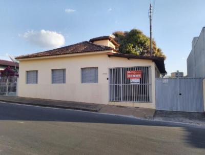 Casa para Venda, em Bom Despacho, bairro Olegrio Maciel, 3 dormitrios, 1 banheiro, 1 sute, 2 vagas