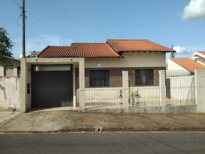 Casa para Venda, em Cianorte, bairro Zona 02, 3 dormitrios, 2 banheiros, 1 sute, 1 vaga