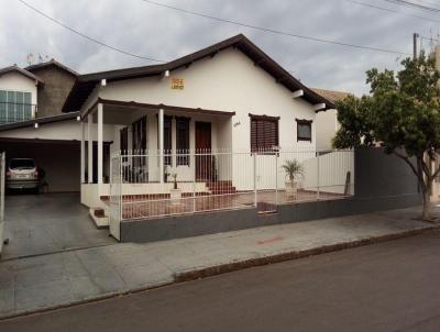 Casa para Venda, em Cianorte, bairro Zona 02, 3 dormitrios, 1 banheiro, 1 sute, 1 vaga