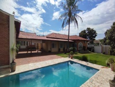 Casa para Venda, em Assis, bairro Vila Palhares, 5 dormitrios, 8 banheiros, 2 sutes, 5 vagas