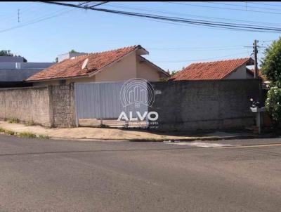 Casa para Venda, em Marília, bairro Conjunto Residencial Luiz Egydio de Cerqueira César, 2 dormitórios, 1 banheiro, 3 vagas