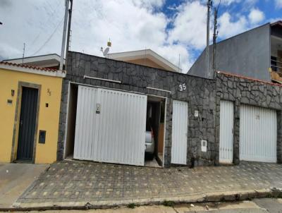 Casa para Venda, em Poos de Caldas, bairro Jardim Quisisana, 3 dormitrios, 2 banheiros, 1 sute, 2 vagas