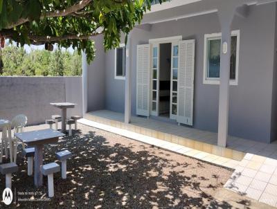 Casa para Temporada, em Palhoa, bairro Praia da Pinheira, 3 dormitrios, 2 banheiros, 2 vagas