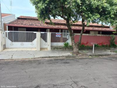 Casa para Venda, em Adamantina, bairro Centro, 3 dormitórios, 1 banheiro, 1 suíte, 2 vagas