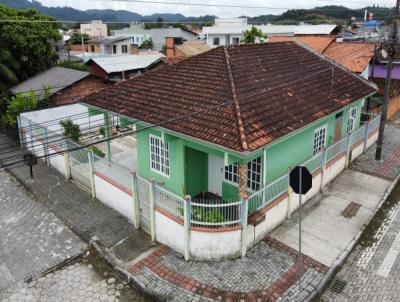 Casa para Venda, em Balneário Piçarras, bairro Nossa Senhora da Paz, 3 dormitórios, 2 banheiros