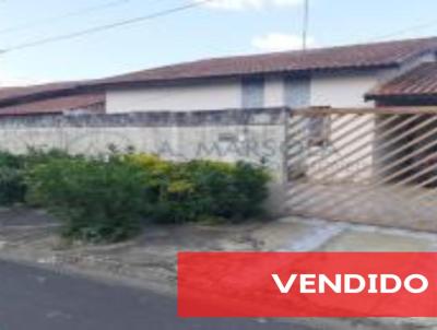 Casa para Venda, em Jaguarina, bairro Vila Mrio Finotelli, 2 dormitrios, 2 banheiros, 1 sute, 2 vagas