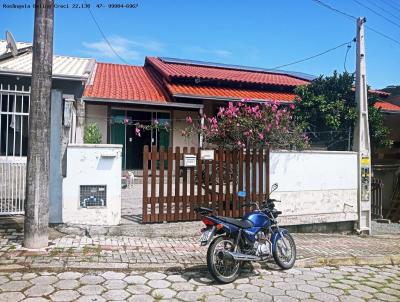 Casa para Venda, em Bombinhas, bairro Zimbros, 3 dormitrios, 1 sute