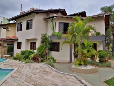 Casa para Venda, em Joinville, bairro Santo Antonio, 6 dormitrios, 5 banheiros, 1 sute, 4 vagas