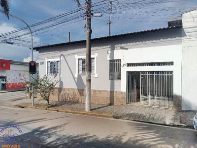 Casa para Venda, em Alfenas, bairro Centro, 5 dormitrios, 2 banheiros, 2 vagas