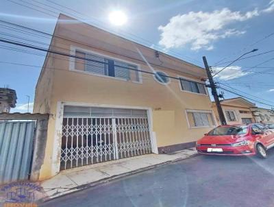 Casa para Venda, em Alfenas, bairro Centro, 4 dormitrios, 3 banheiros, 1 vaga