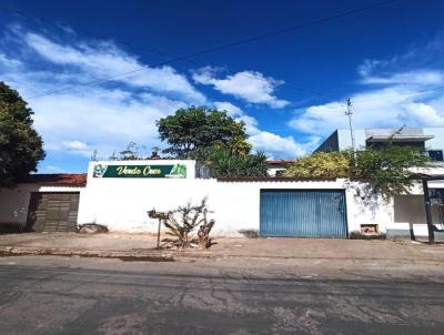 Casa para Venda, em Montes Claros, bairro Maracan, 3 dormitrios, 1 banheiro