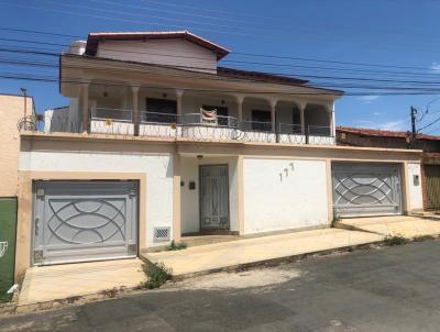 Casa para Venda, em Montes Claros, bairro Ibituruna, 5 dormitrios, 5 banheiros, 3 sutes, 4 vagas
